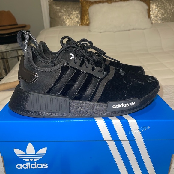 Women’s Adidas nmd_r1 Black Velvet - Picture 8 of 8